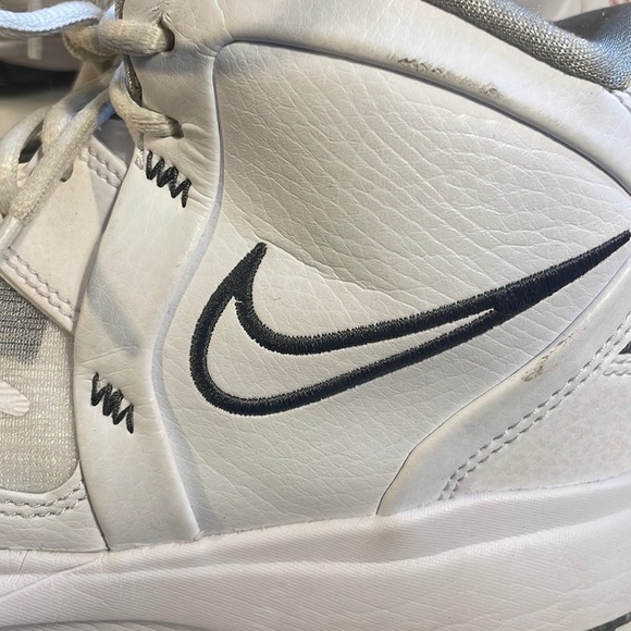 Nike Youth 7 Kyrie Infinity "Smoke and Mirrors" Basketball Sneakers - Picture 8 of 8